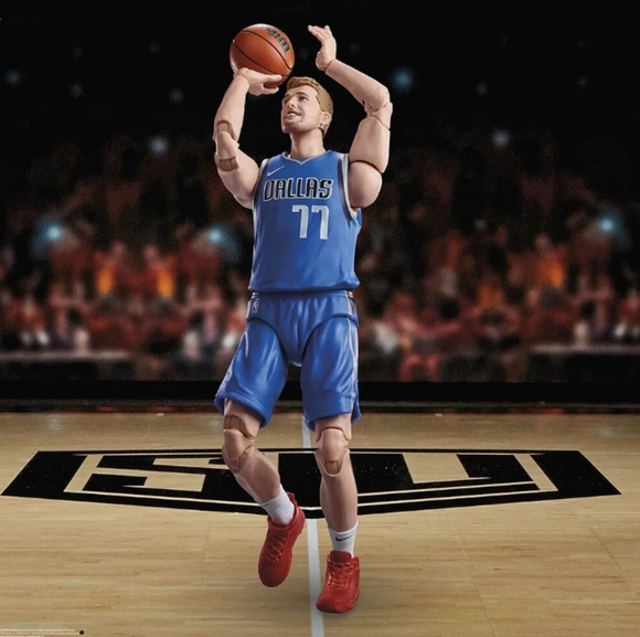 Luka Doncic NEW Hasbro Starting Lineup Series 1 NBA 6" Action Figure - Picture 4 of 12